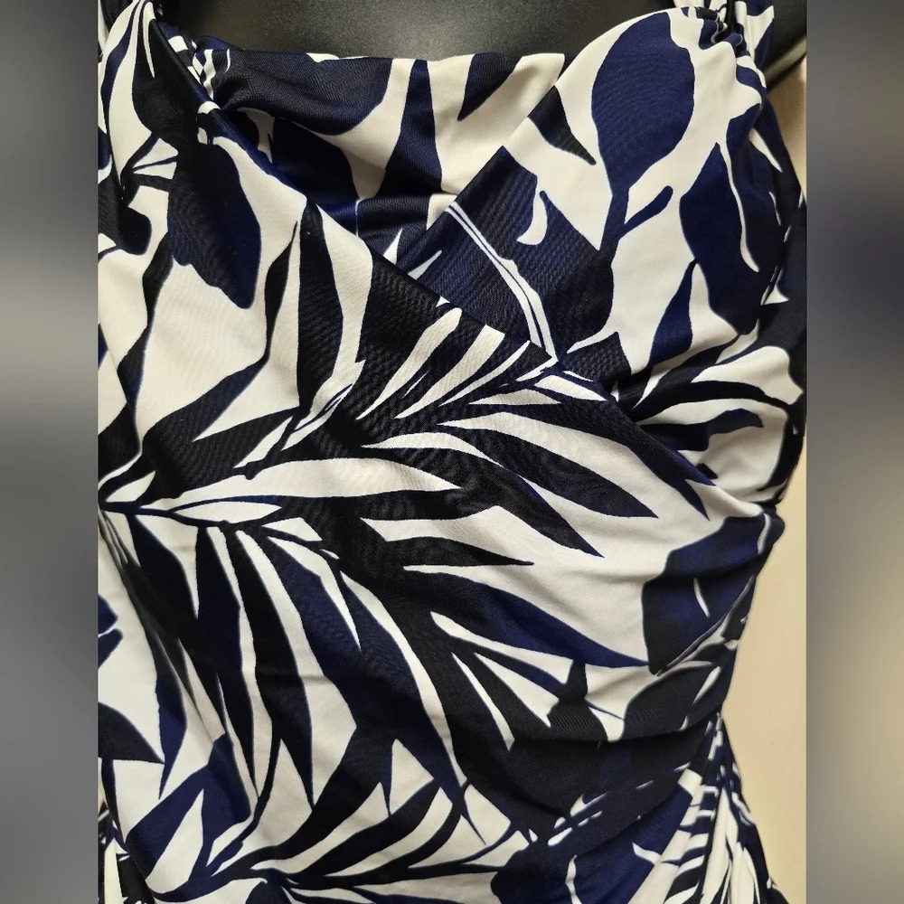 LANDS END Women's Square Neck Underwire Tankini Swimsuit Top Nvy/Wt Sz 16 - Picture 3 of 8
